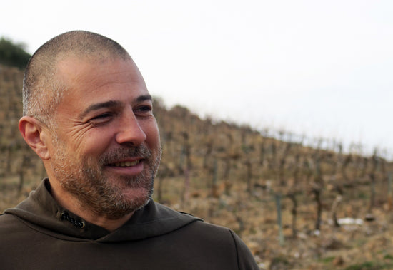 Serge Scherrer is a natural winemaker from the Gard. His wines are as affordable as they are of outstanding quality. His cuvée La Cigogne et le... is the proof that the Gard deserves to be on every restaurants' wine list..